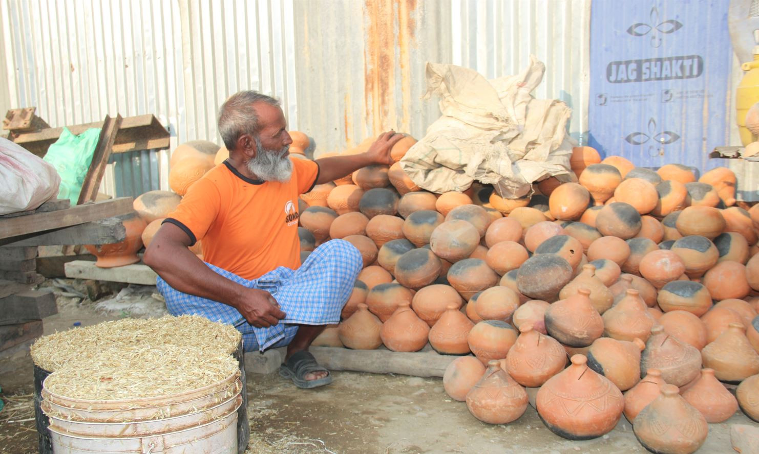 माटाेका भाँडाले धानिएको पुस्तैनी जीवन